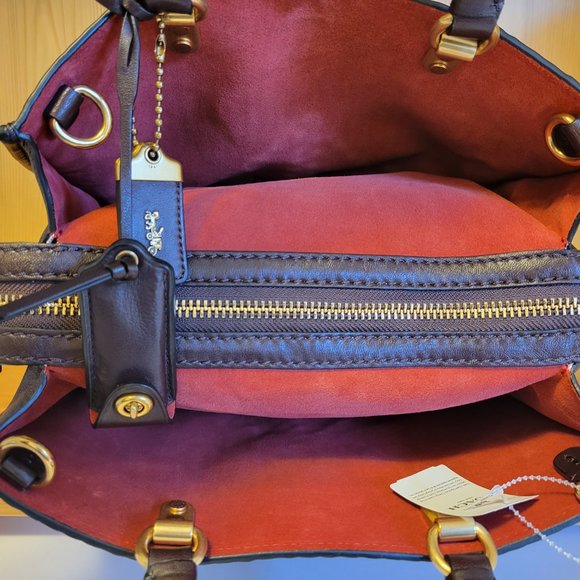 ❤️SOLD❤️ Coach 1941 Rogue with Quilting Rivets - Picture 8 of 16